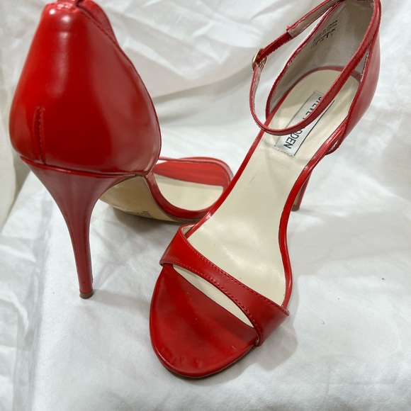 STEVE MADDEN HEEL WITH ANKLE STRIPS BEAUTIFUL RED SHOE. SEXY AND STUNNIN⦠- Picture 14 of 15